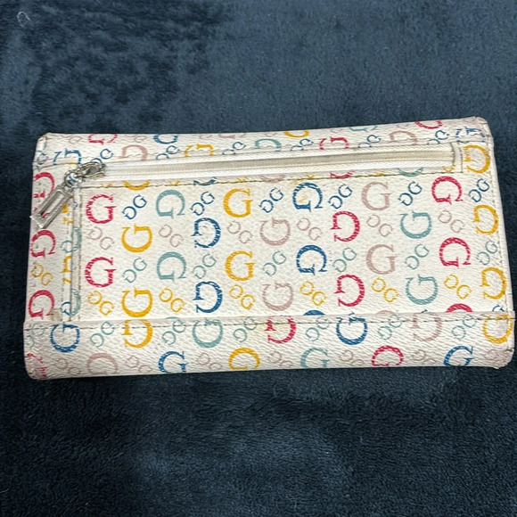 Colorful G Guess Wallet - Picture 5 of 5